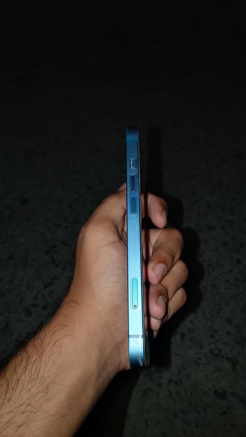 Apple iPhone 13 3