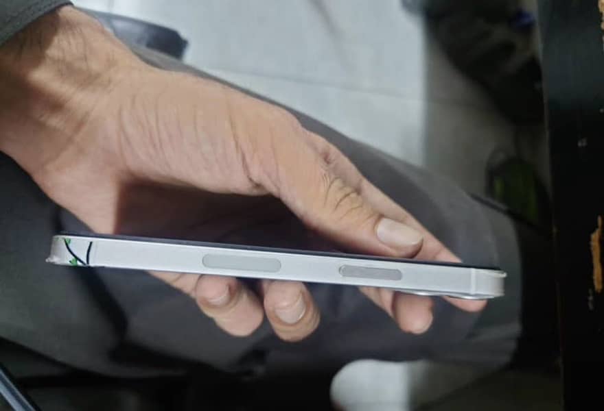 Apple iPhone 12 mini 0