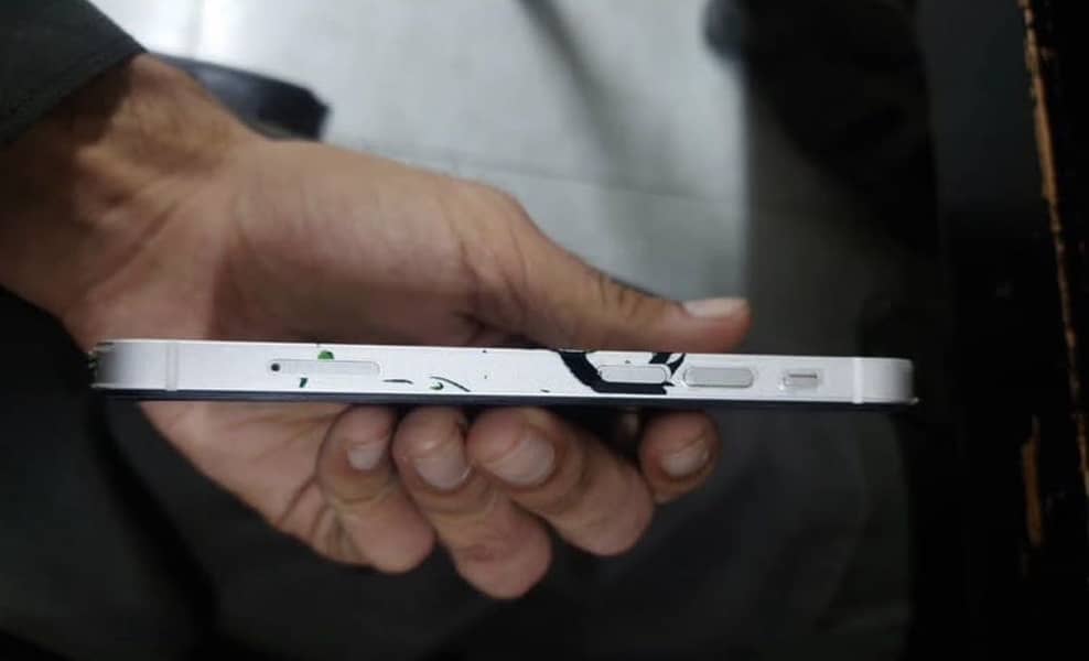 Apple iPhone 12 mini 3