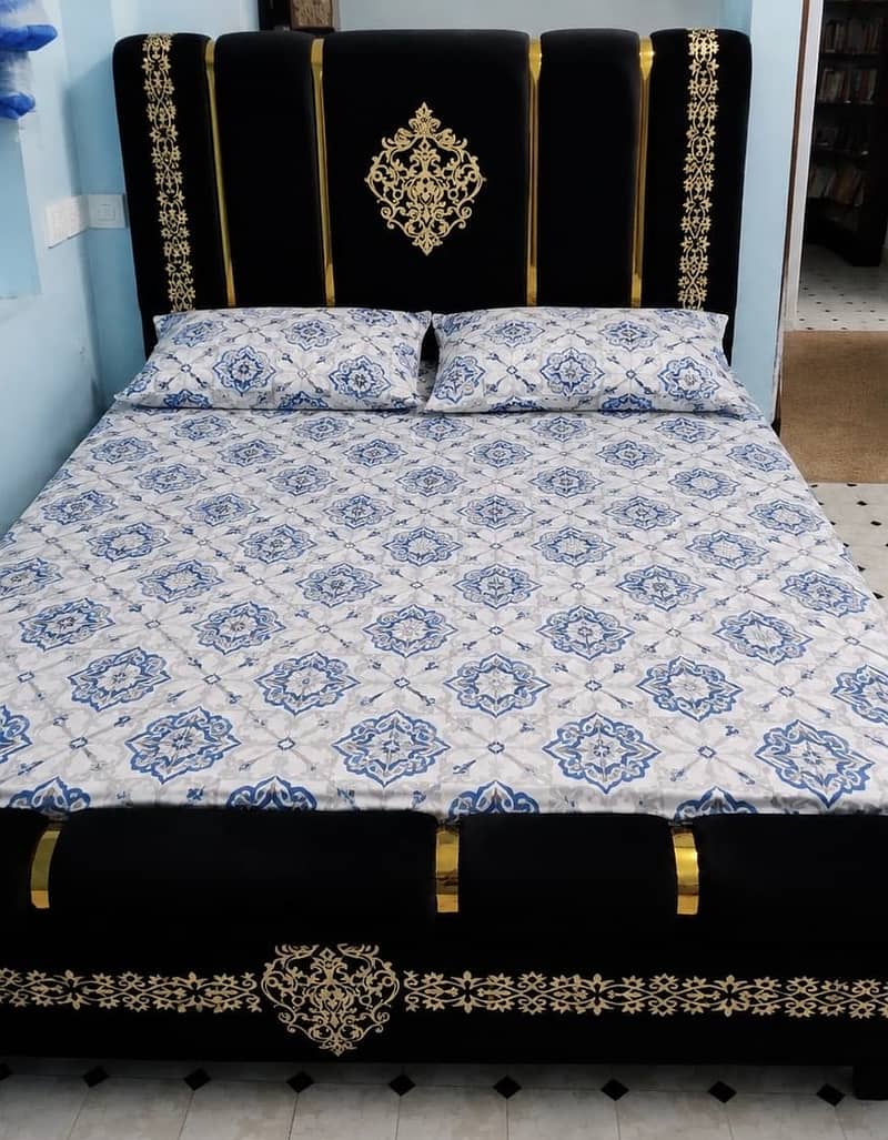 king size Bed witb side table and Dressing Table 1