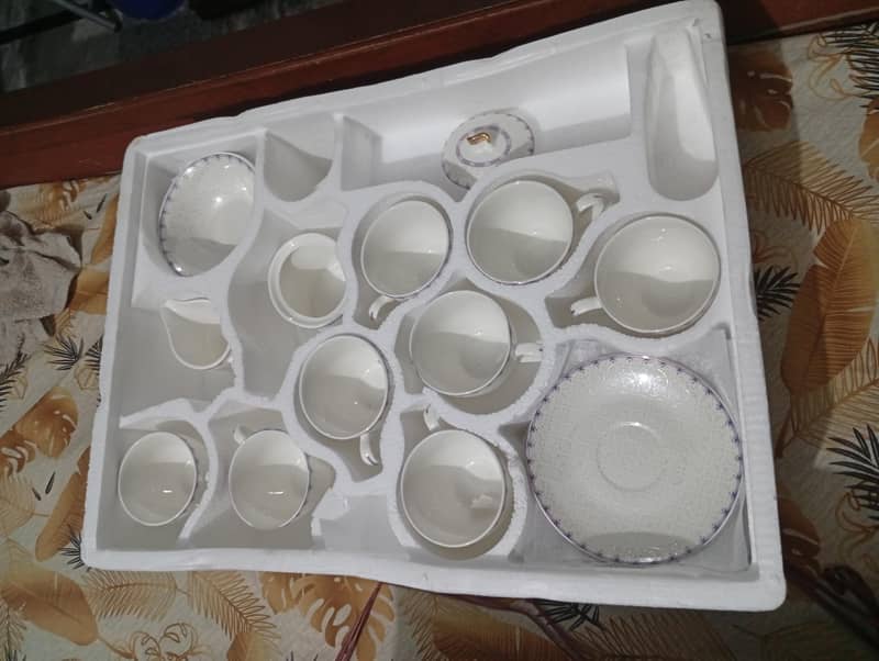 dinner set 4