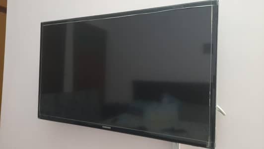 Samsung 32 inch LCD barely used, like new