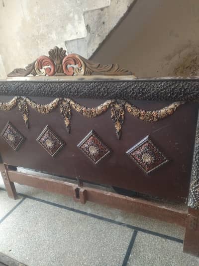 wooden bed queen size