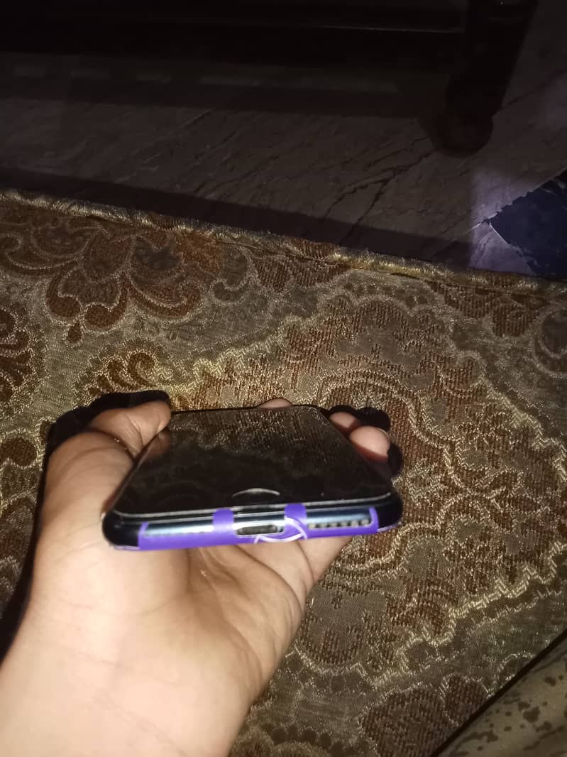 Apple iPhone SE 3rd generation 1