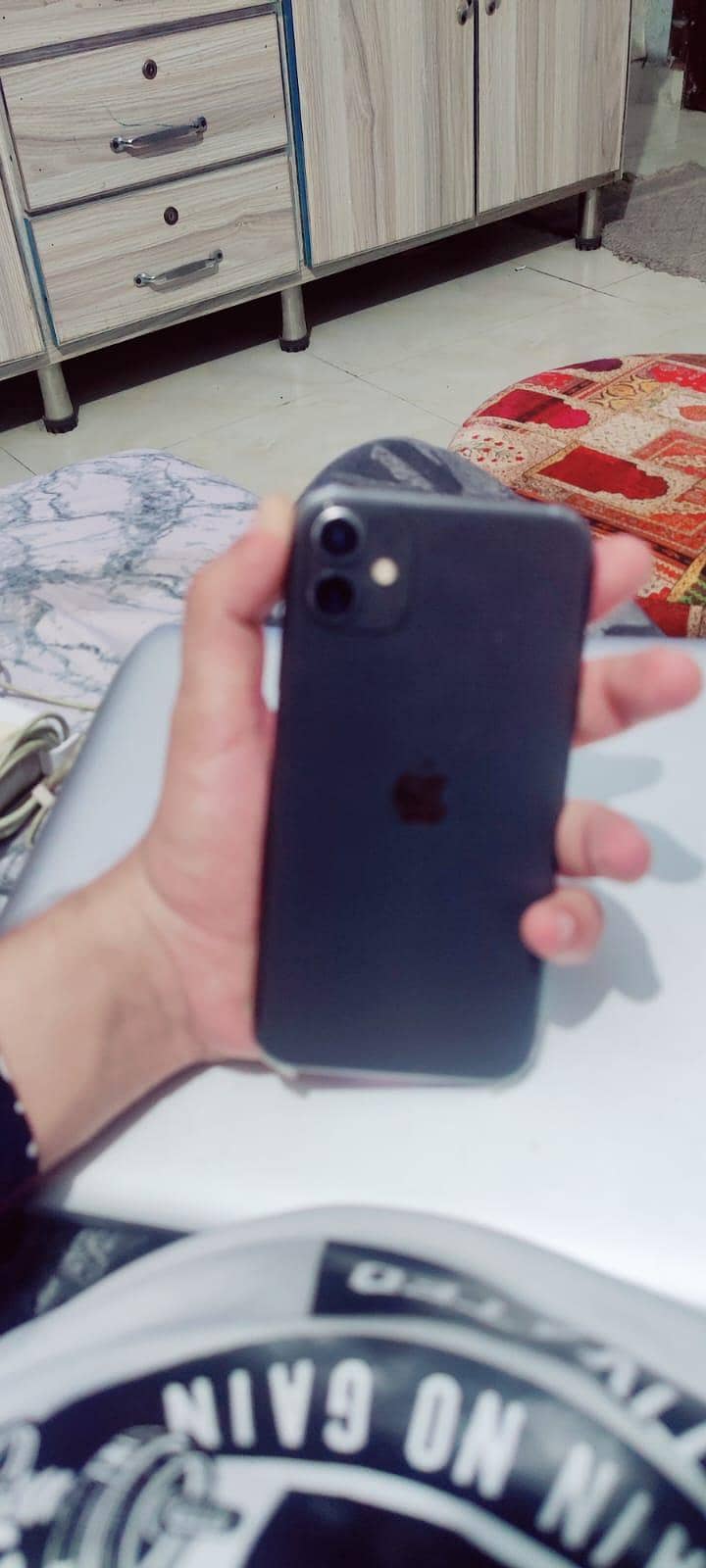 Apple iPhone 11 4