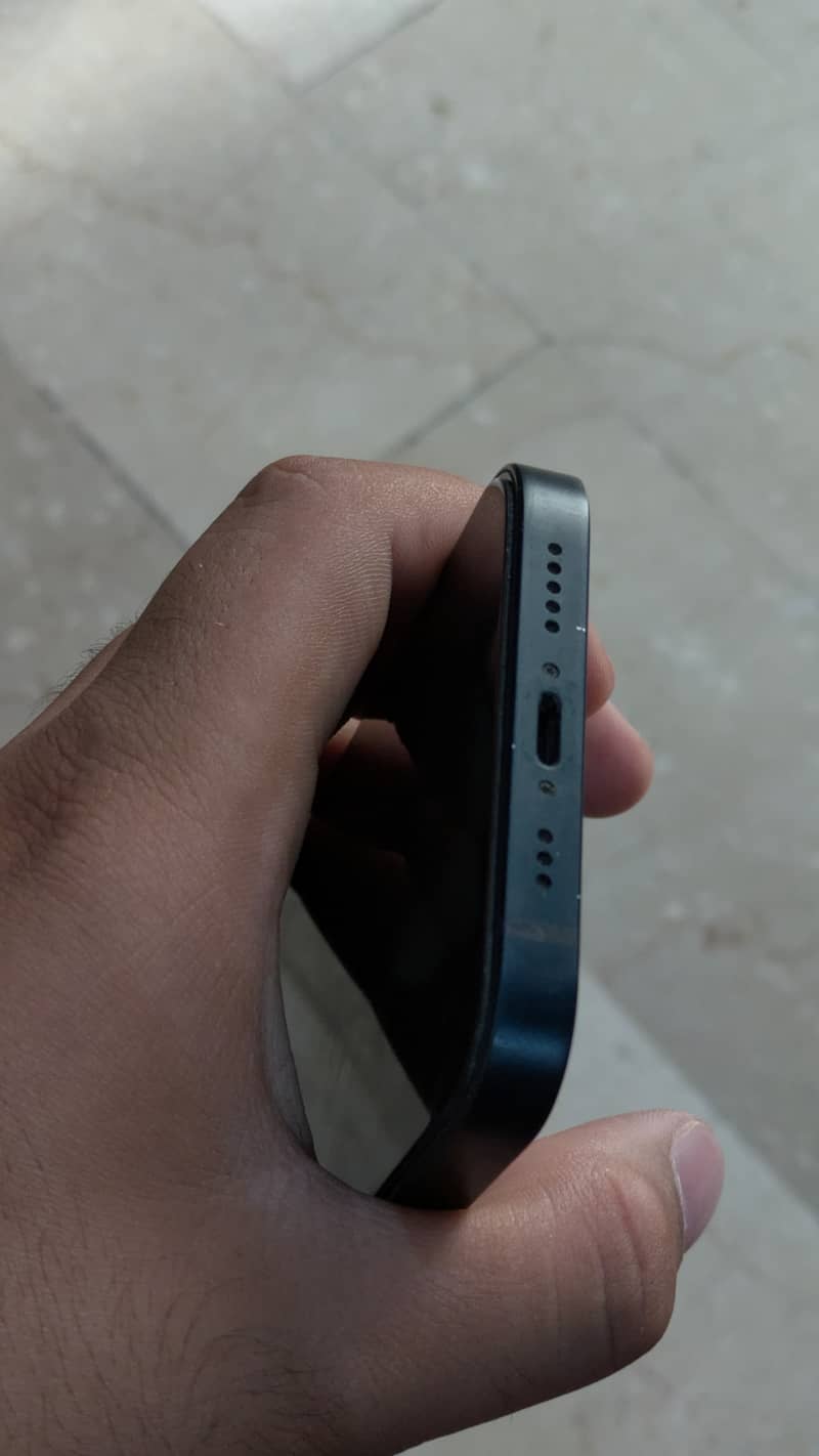 Apple iPhone 13 4