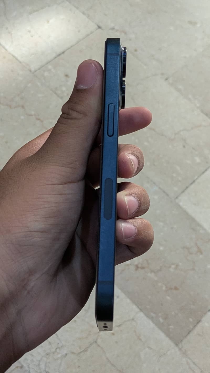 Apple iPhone 13 6