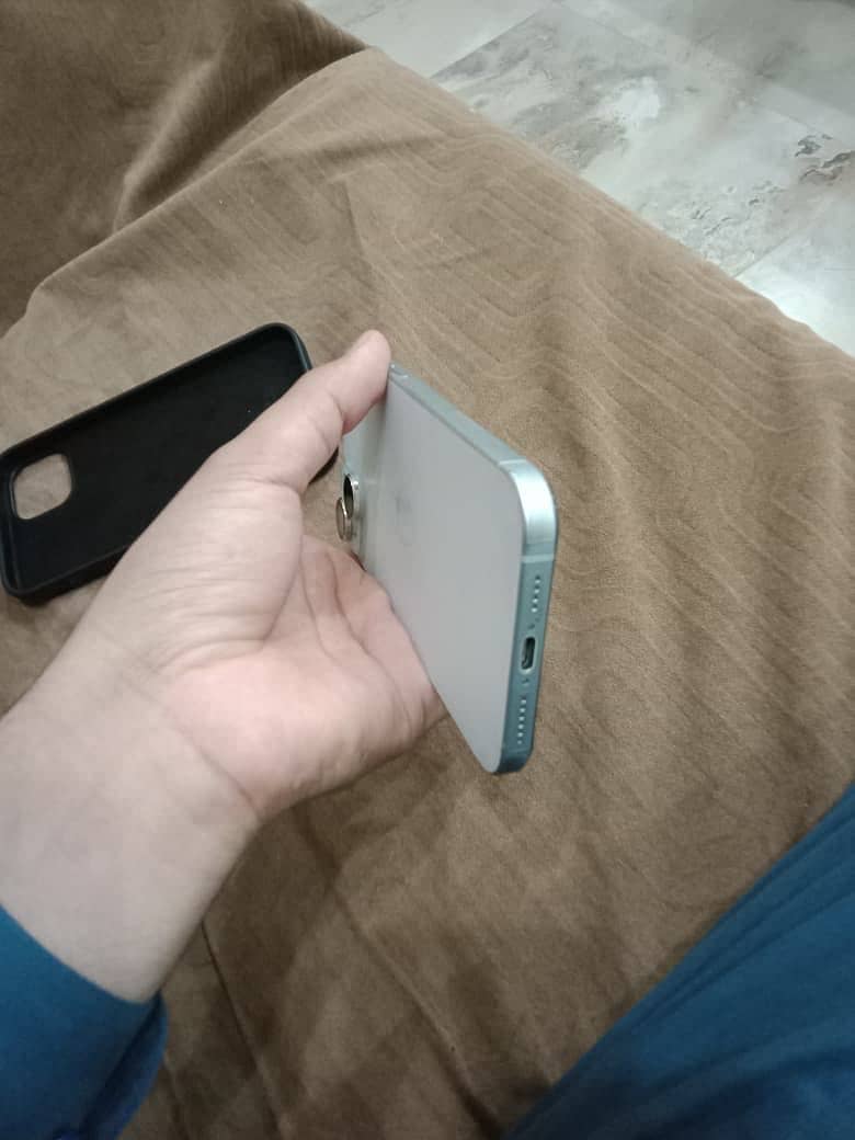 Apple iPhone 15 plus 3