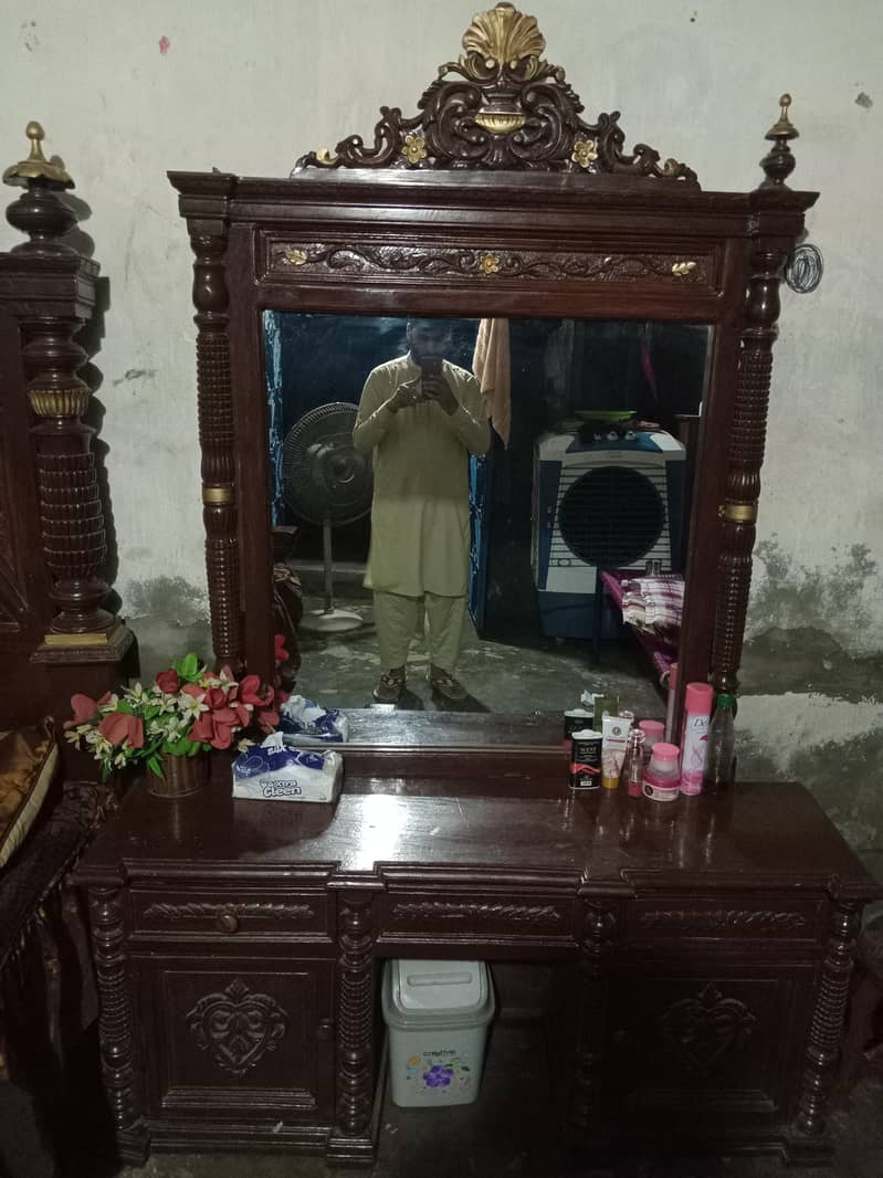 Dressing Table 0