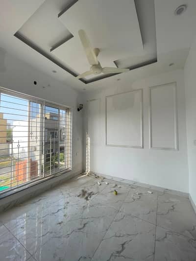 4.5 Marla Brand New House Available