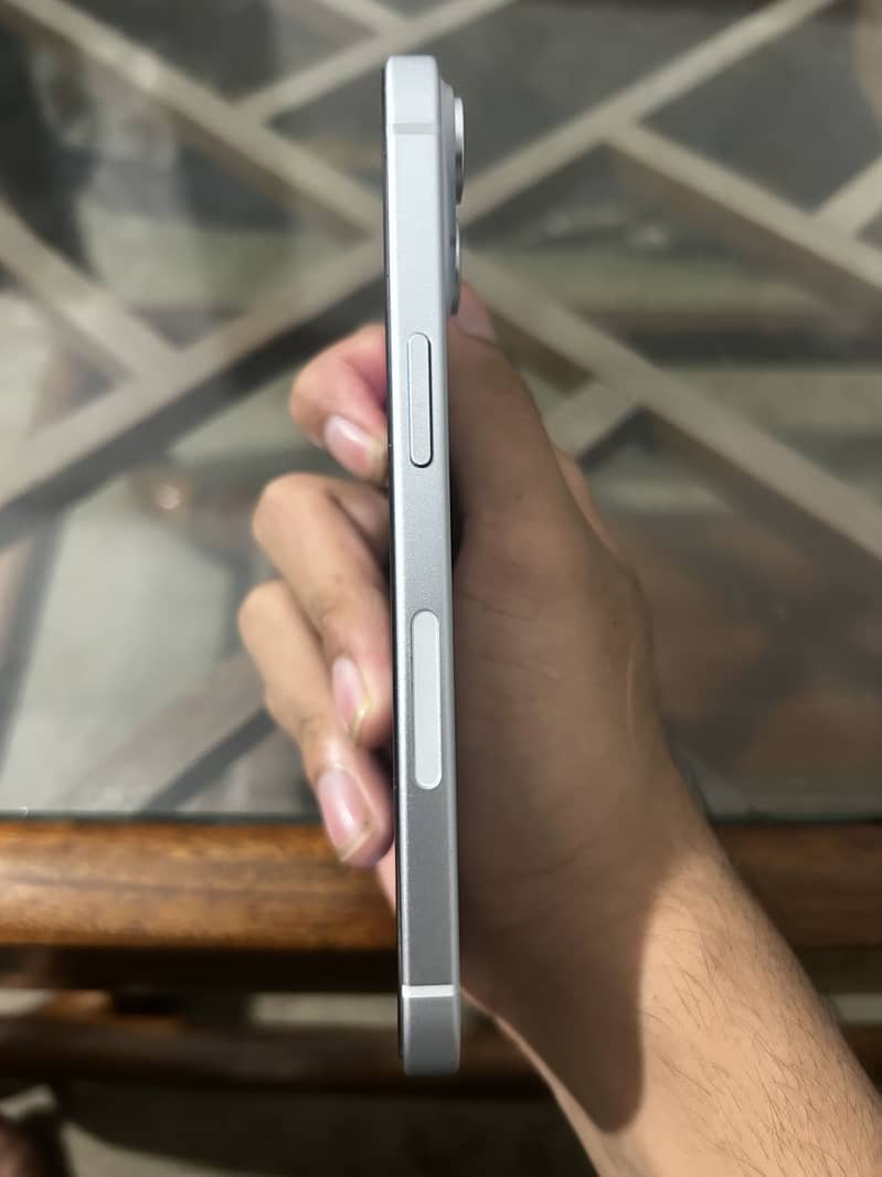 Apple iPhone 15 2