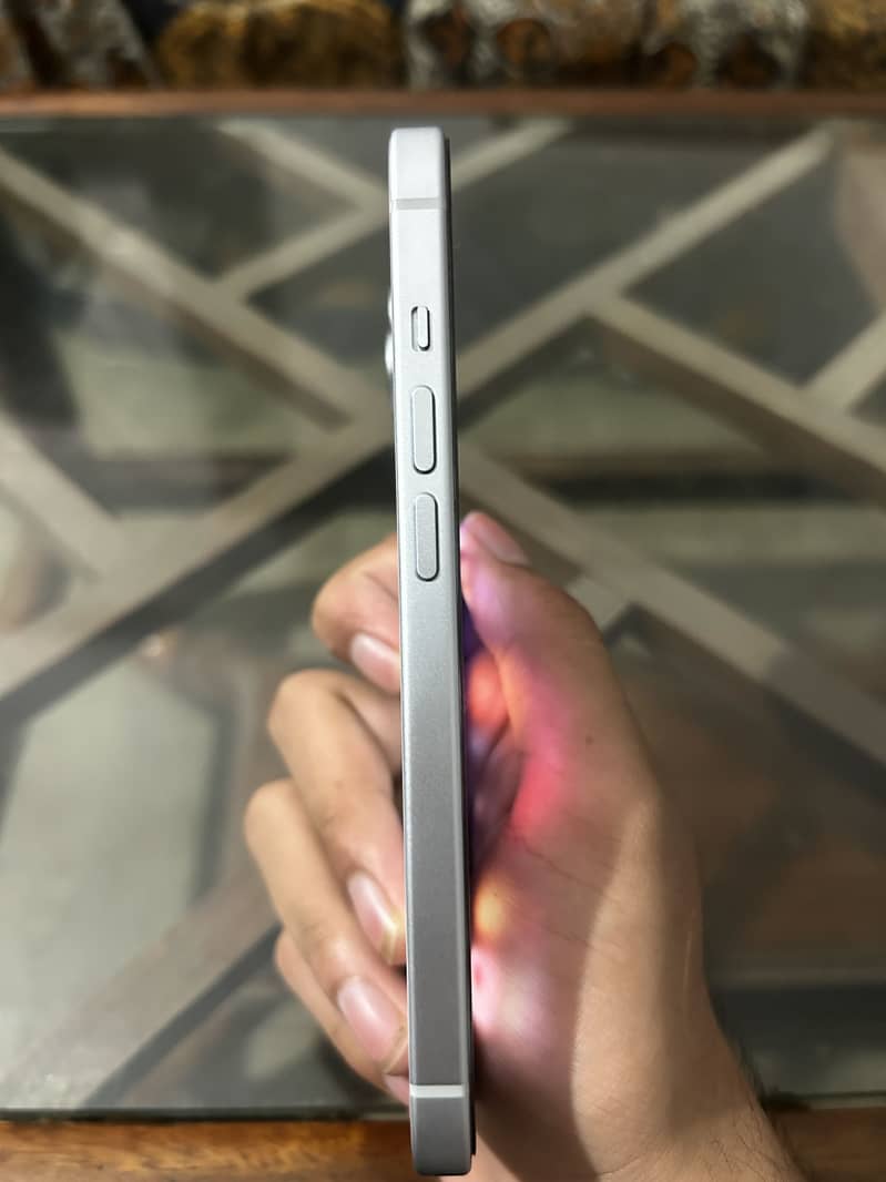 Apple iPhone 15 5