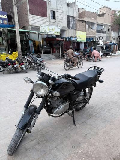 Suzuki GS 150