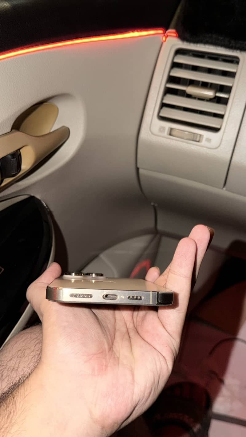 Apple iPhone 14 Pro Max 1