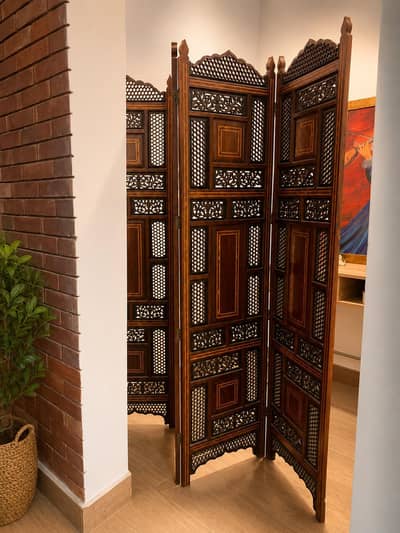 4 Panel Screen, 3 folds, 10/10 Condition for Sale