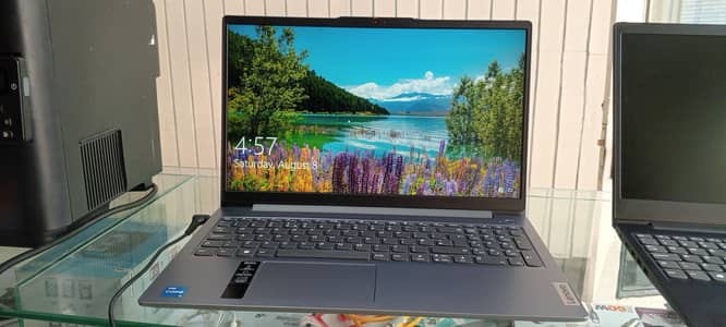 Lenovo IdeaPad Slim 3 | Laptop | i5 12th H | 8gb ddr5 4800mhz | 512gb