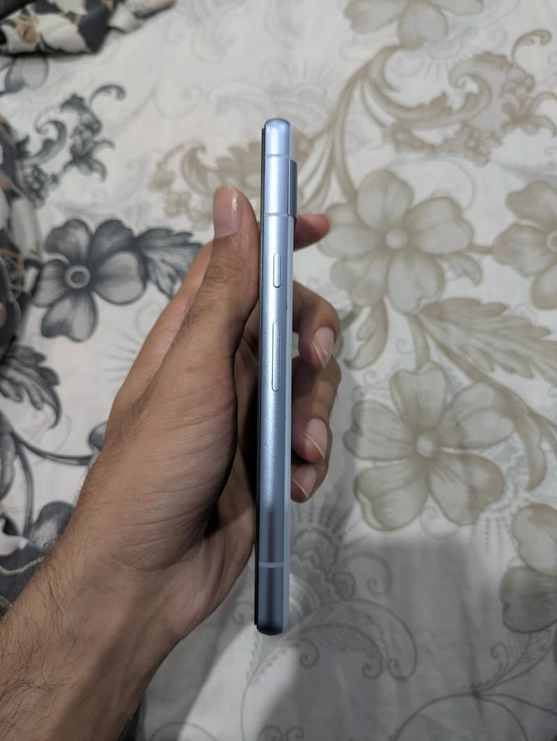 Google Pixel 7a 5