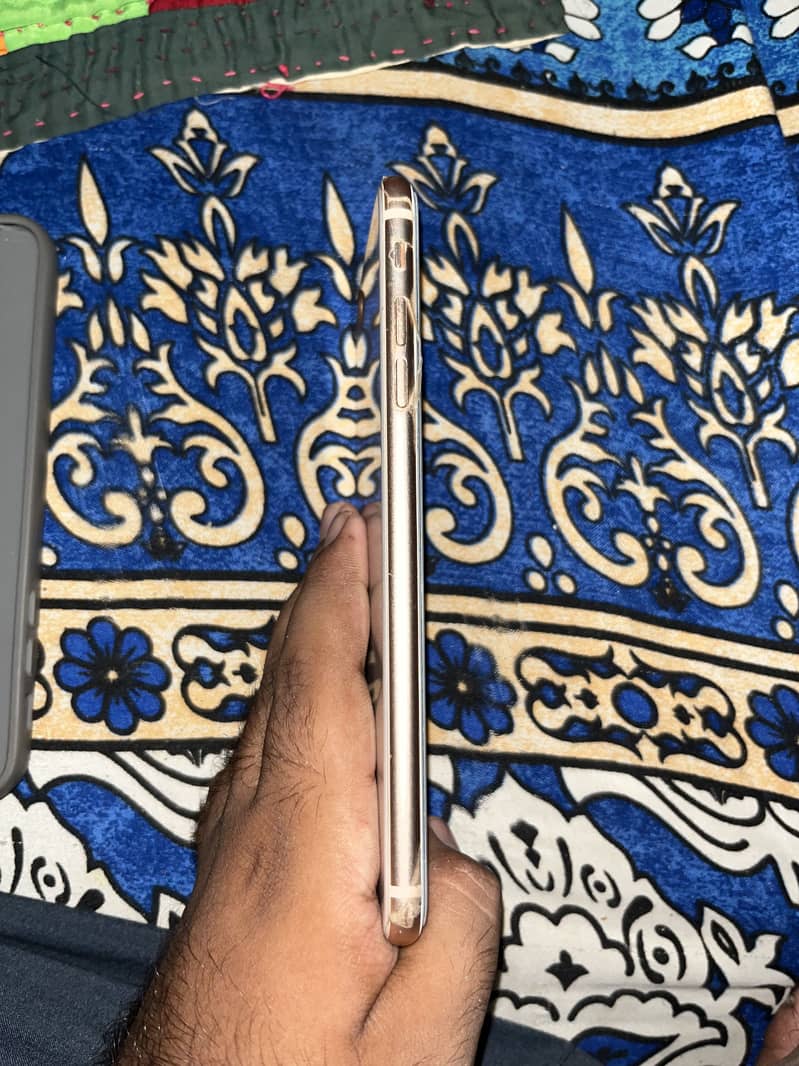 Apple iPhone 8 Plus 1