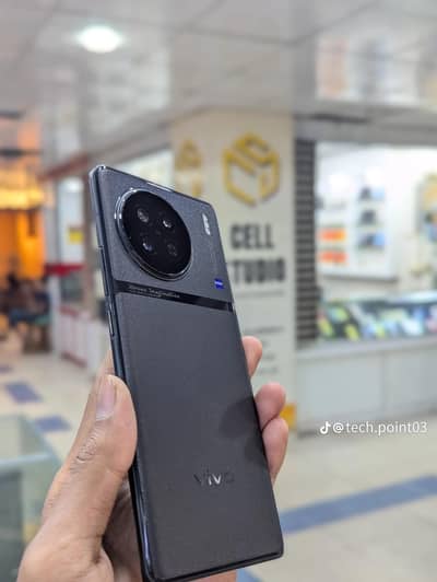 Vivo X90s