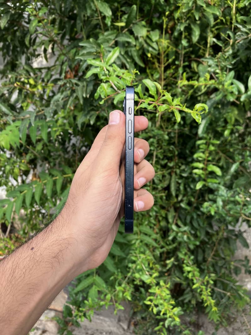 Apple iPhone 13 mini 2