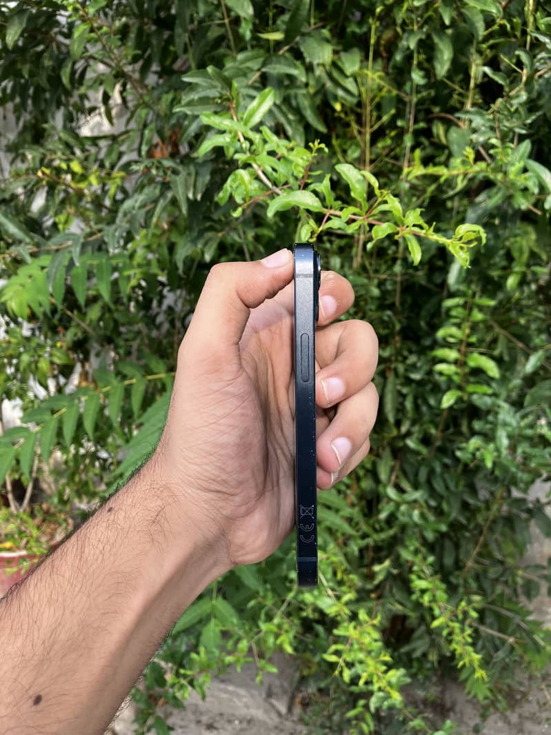 Apple iPhone 13 mini 3