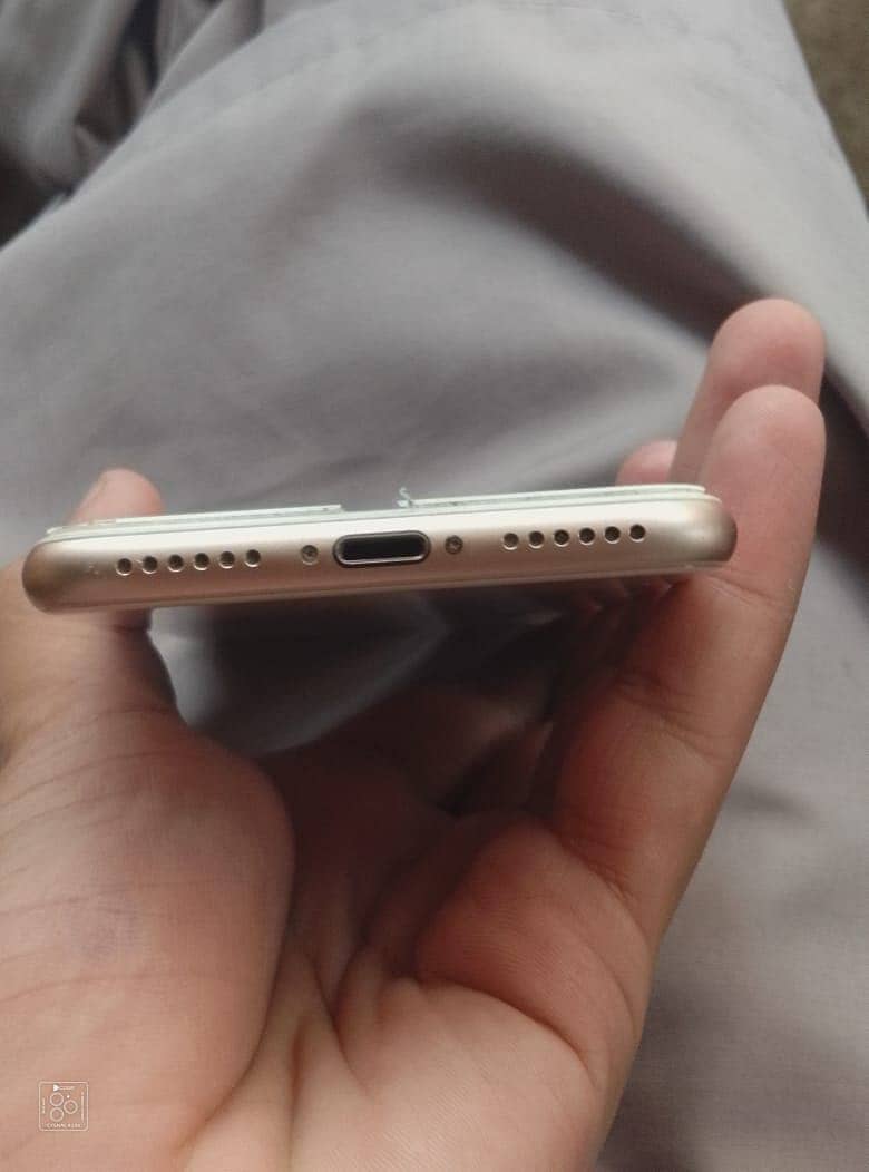 Apple iPhone 8 1