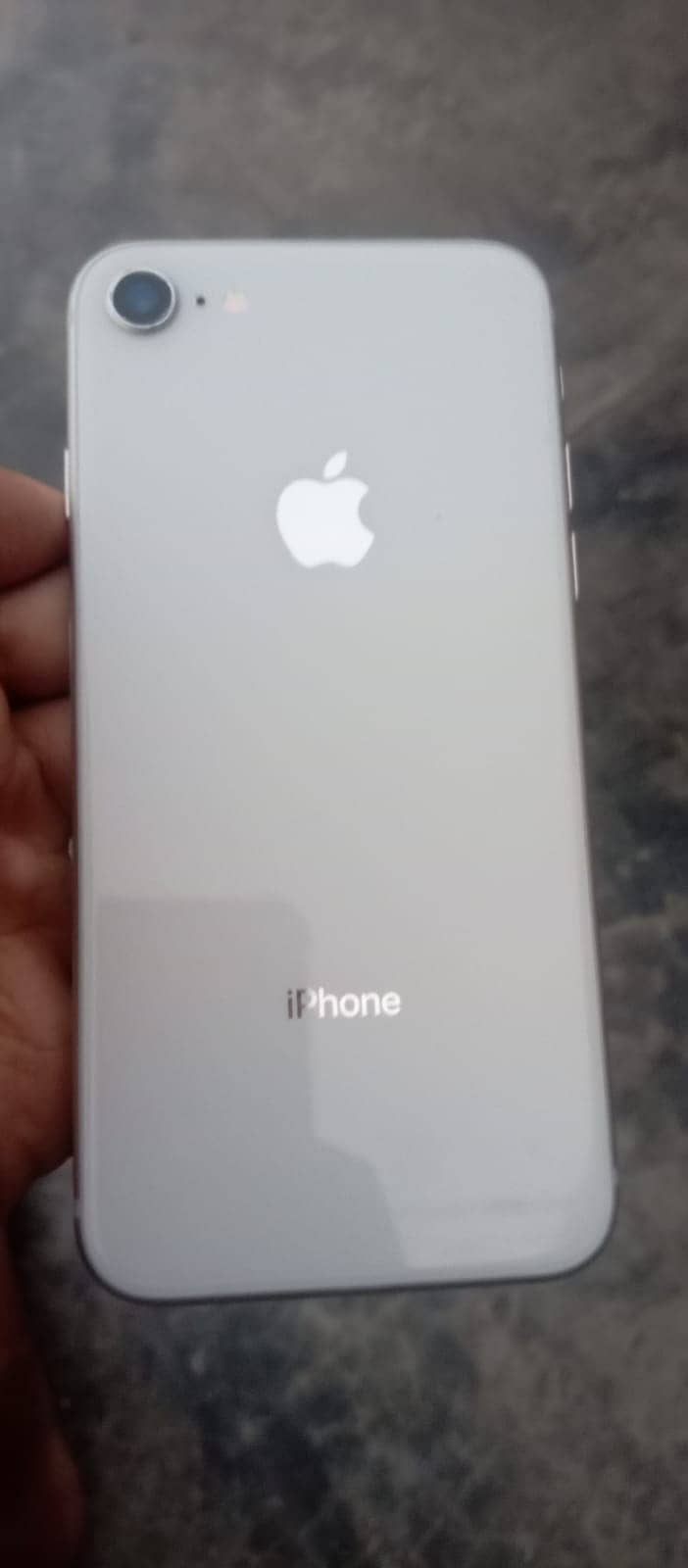 Apple iPhone 8 1