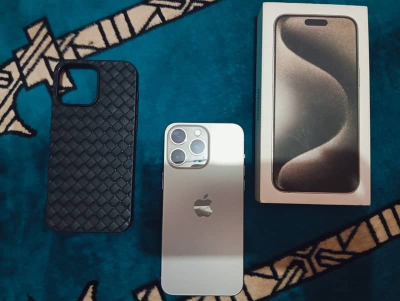 Apple iPhone 15 Pro Max 6