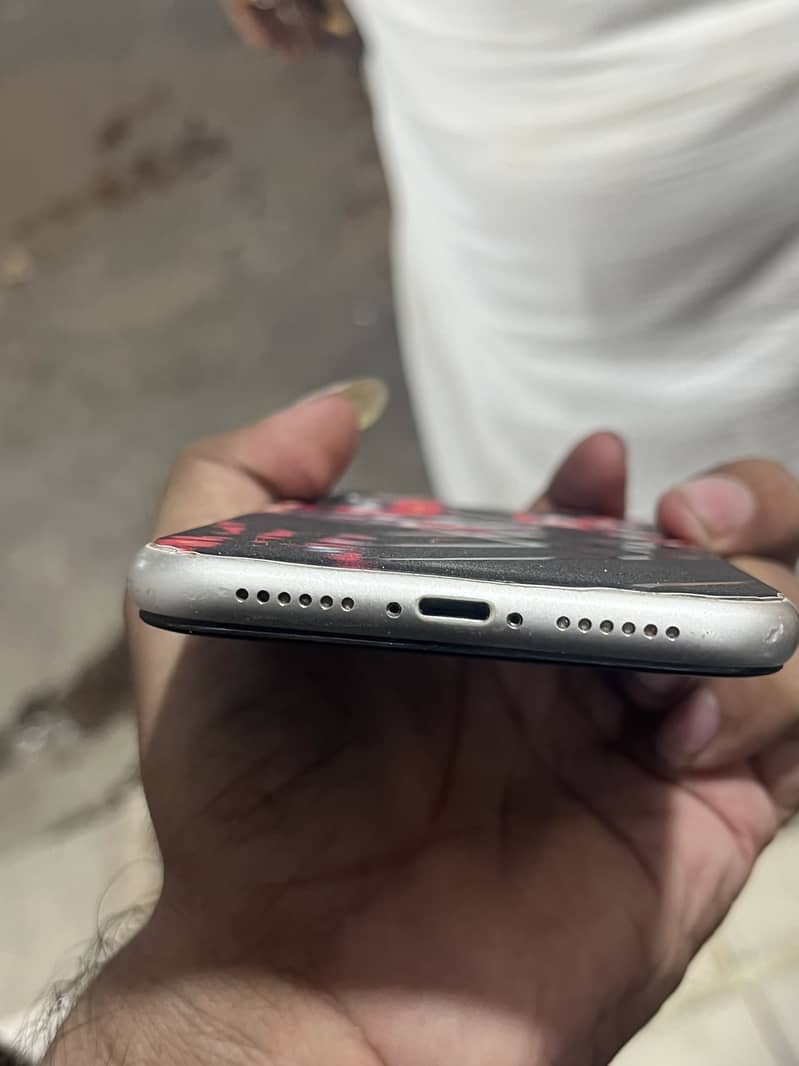 iphone 11 4