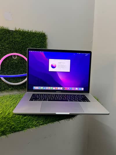 Apple MacBook Pro 2016 /512 gb ssd 16 gb ram
