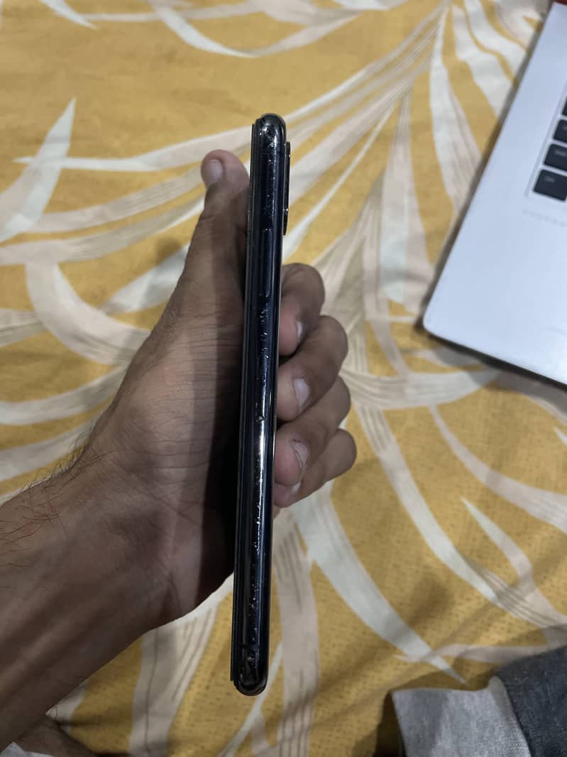 Apple iPhone X 3