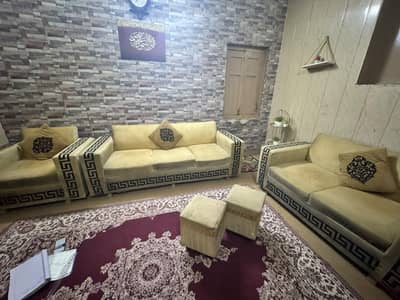 sofa set with 1 table with 6 cushions without stools