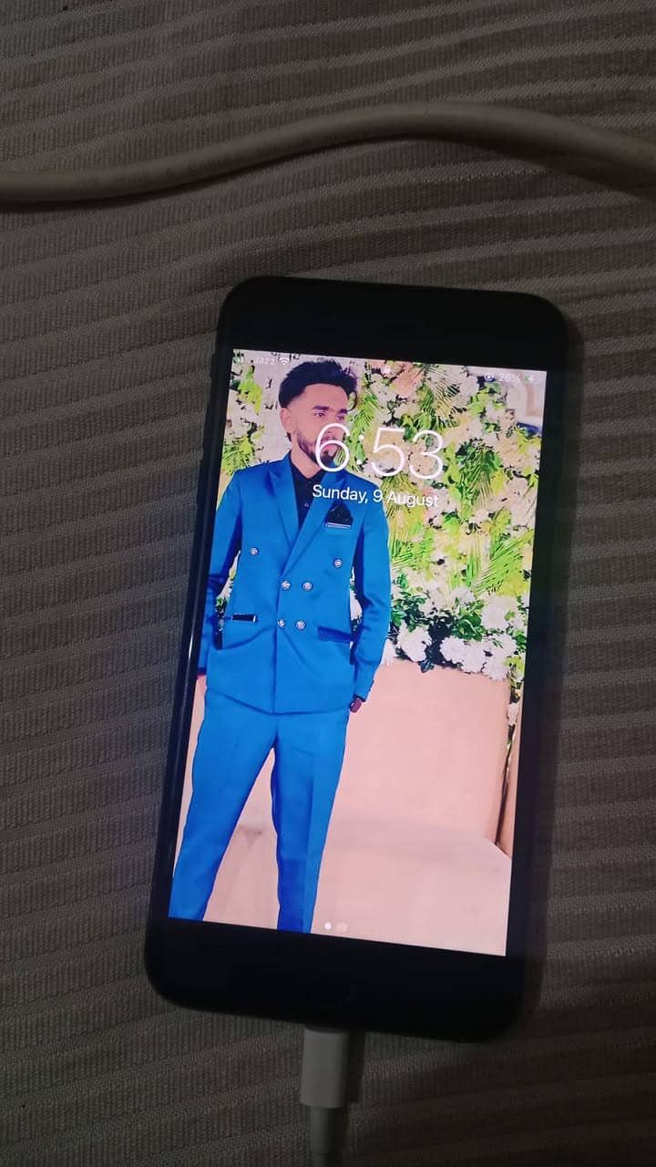 Apple iPhone 7 Plus 1