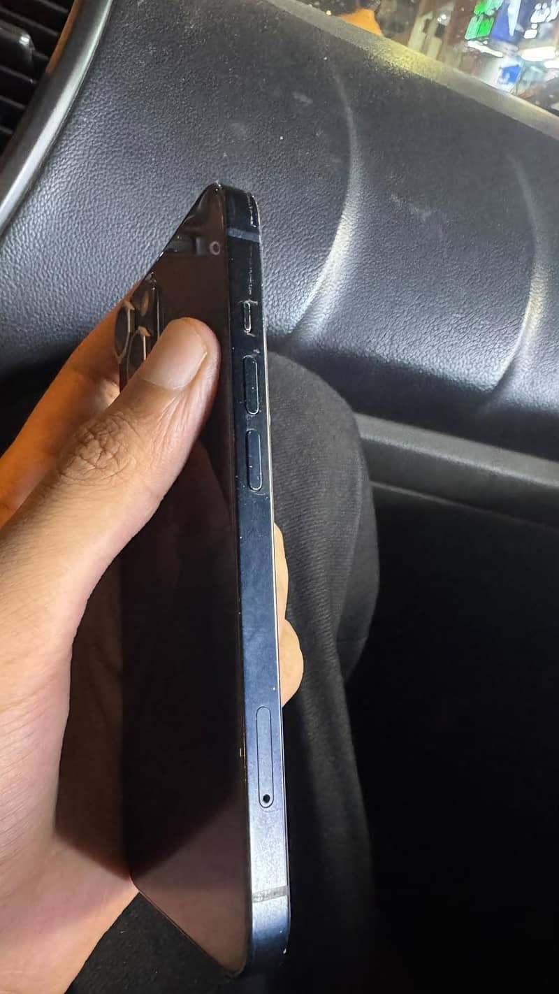 Apple iPhone 13 1
