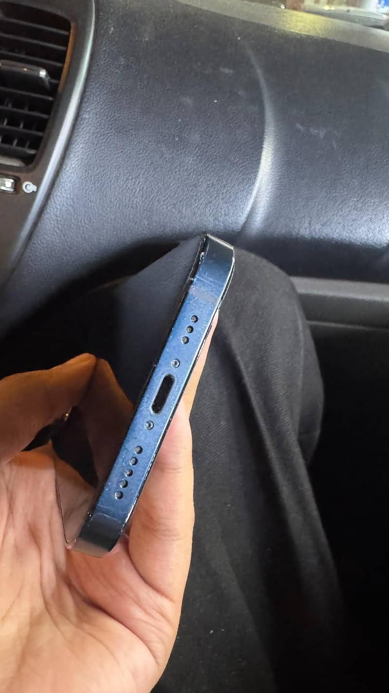 Apple iPhone 13 2