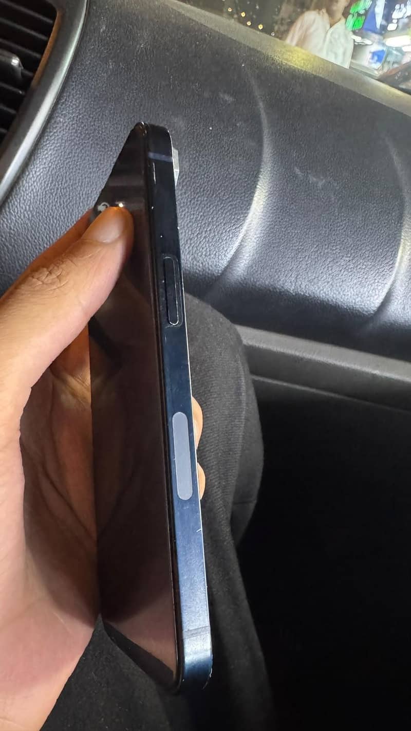 Apple iPhone 13 4