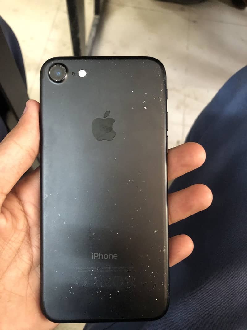 Apple iPhone 7 0