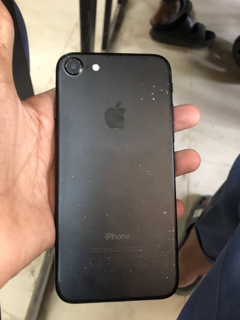 Apple iPhone 7 1