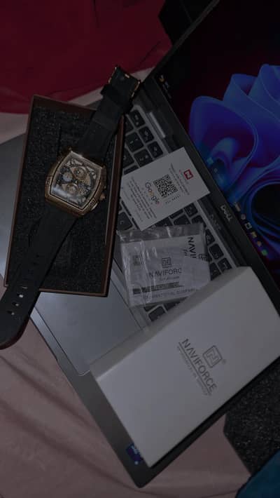 Naviforce NF8052 Quartz Chronograph