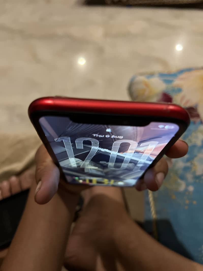 Apple iPhone 11 4