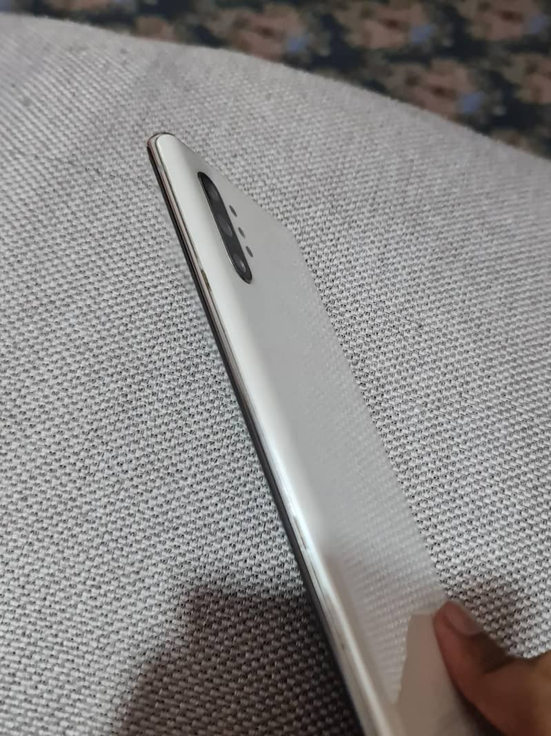 Samsung Mobile Note 10 Plus 3