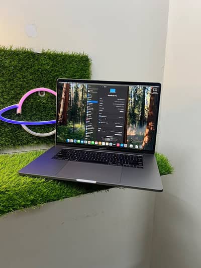 Apple MacBook Pro 2019 core i9 512 gb ssd