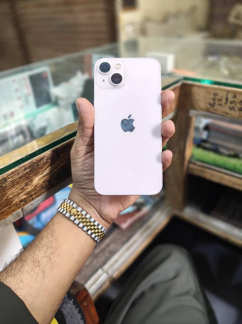 Apple iPhone 13 0