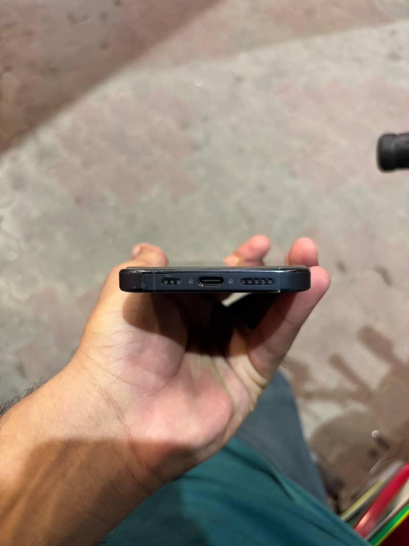 Apple iPhone 15 Pro 4