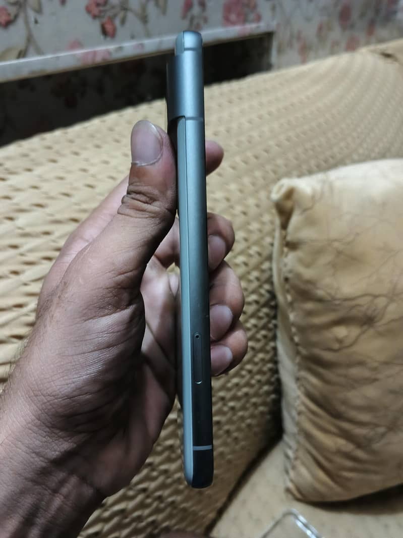 Google Pixel 8 4