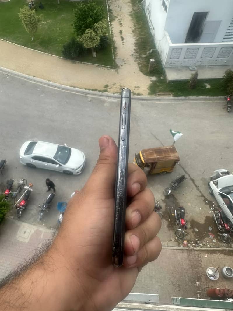 Apple iPhone X 1