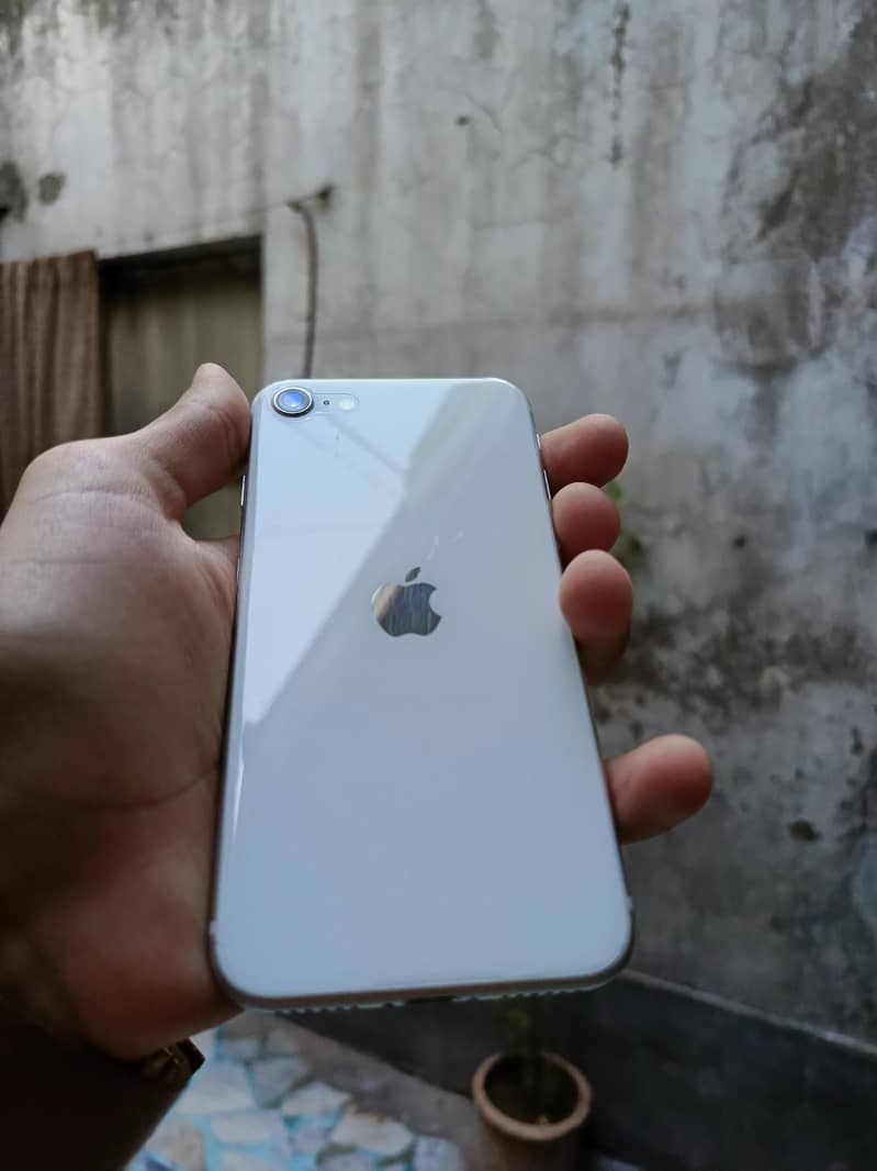 Apple iPhone SE 0