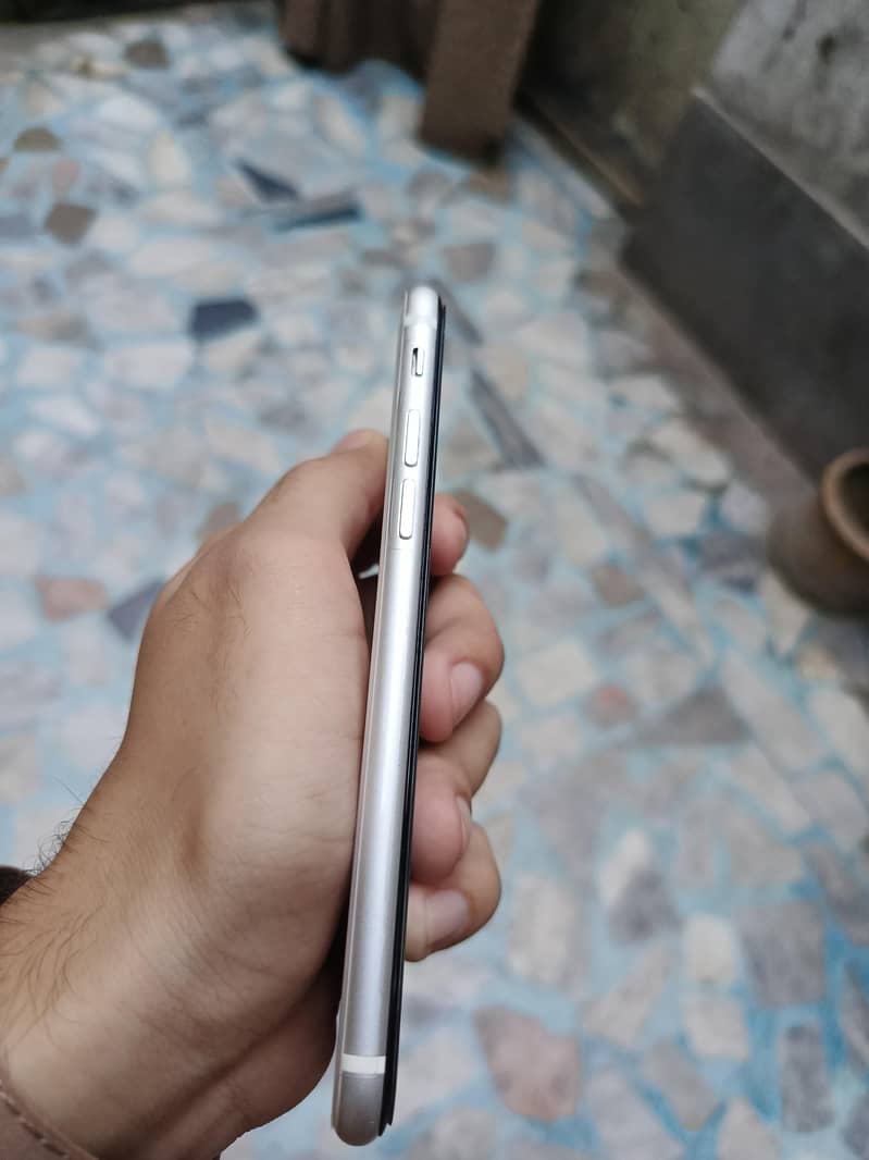 Apple iPhone SE 3