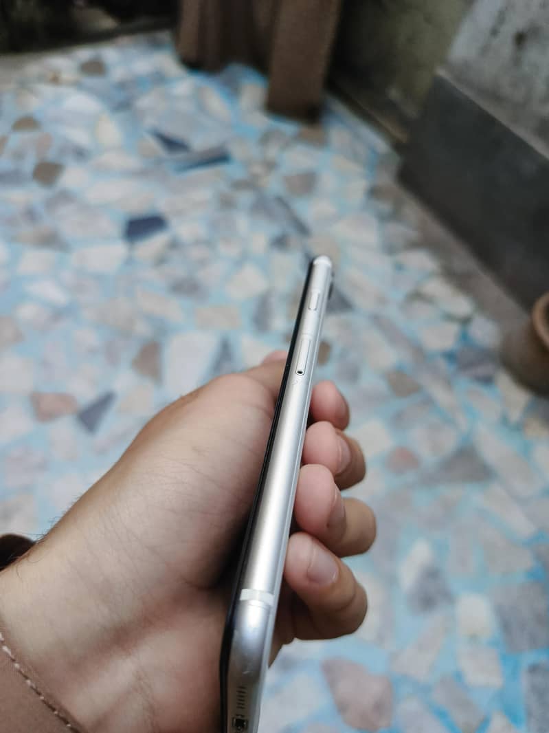 Apple iPhone SE 4