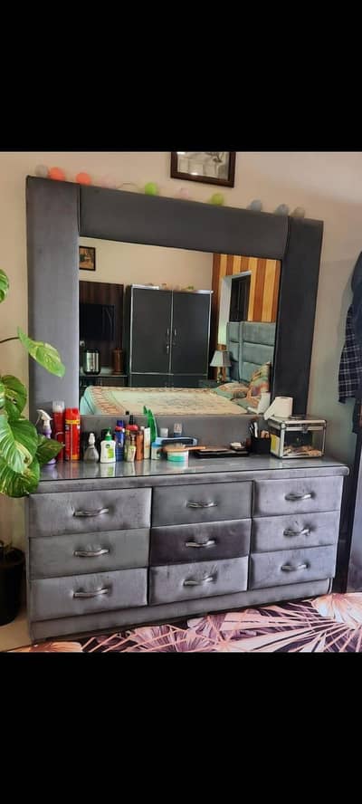 dressing table